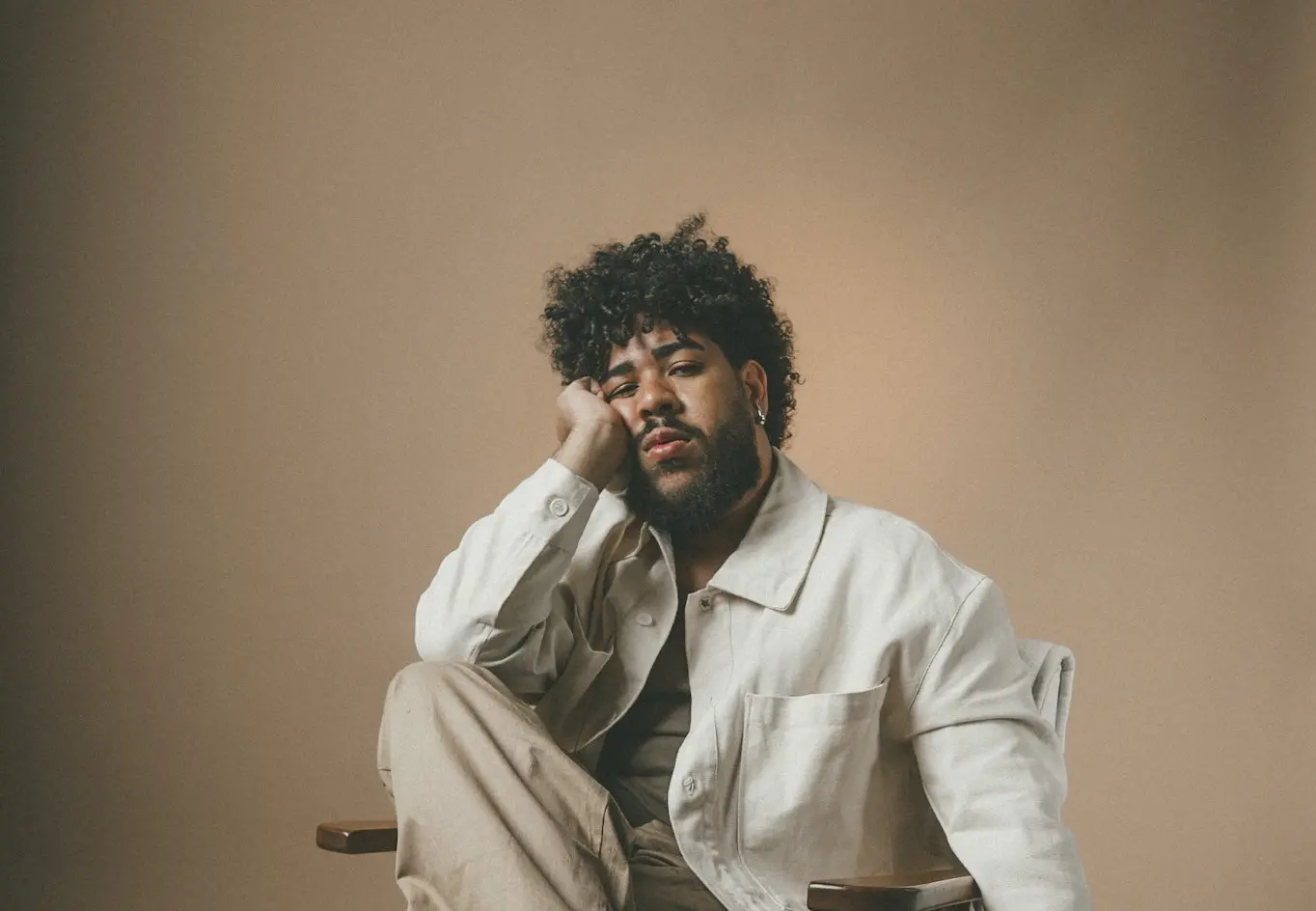 Pernambucano Ivyson apresenta show do disco 'AFINCO' em Fortaleza