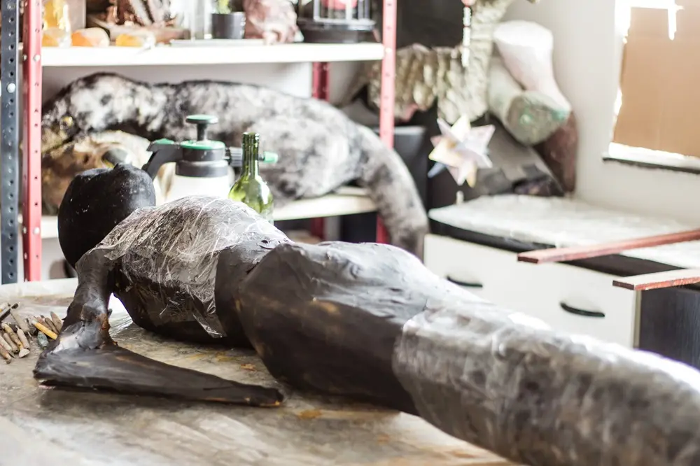 Na imagem, produção de um encantado do rio pelo artista plástico Davi Ângelo, baseado em lendas e contos cearenses