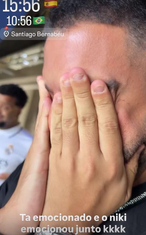 Hebert chorando nos stories da influenciadora Virginia