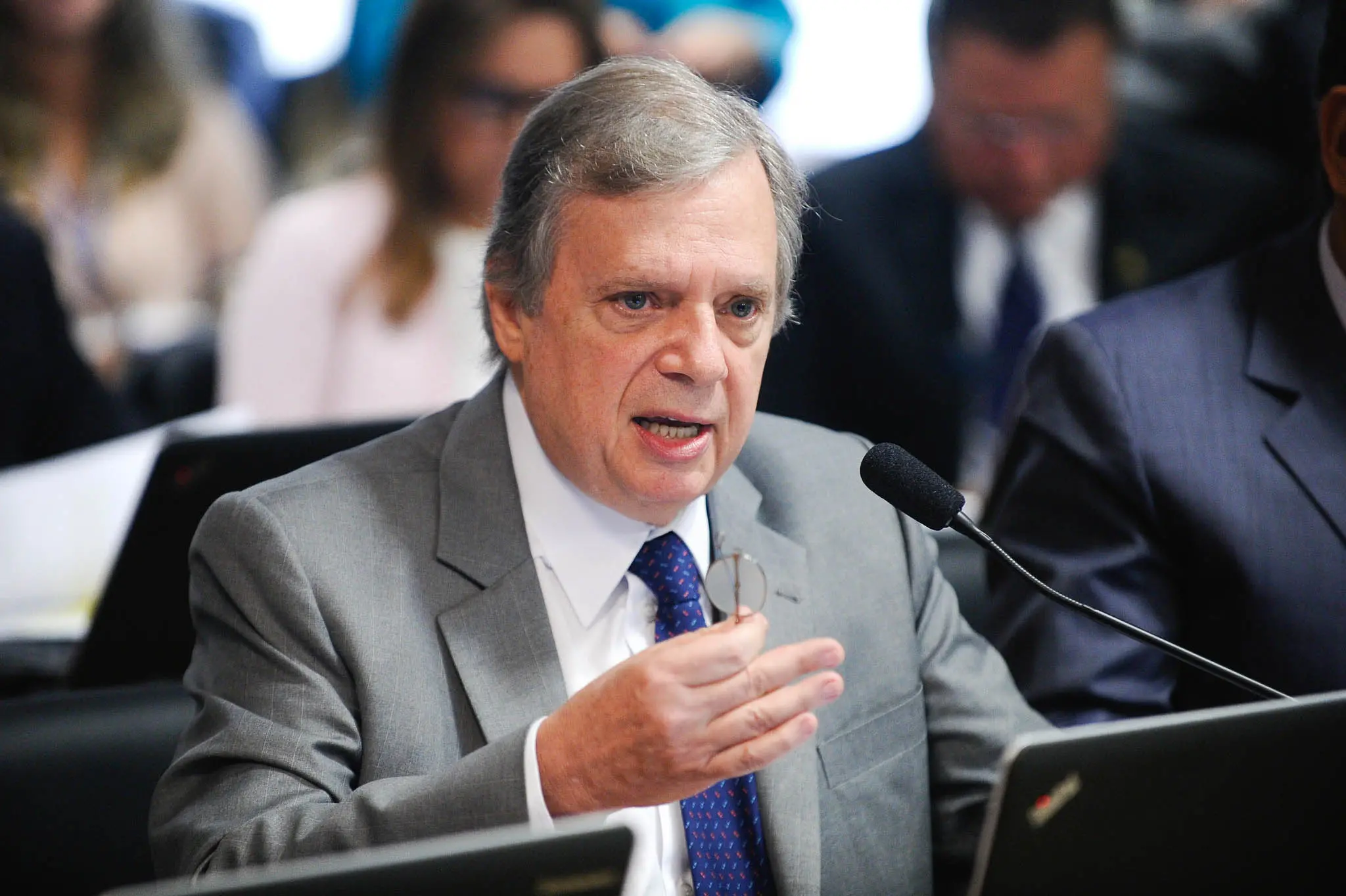 Na imagem, o empresário e político Tasso Jereissati durante sessão no Senado