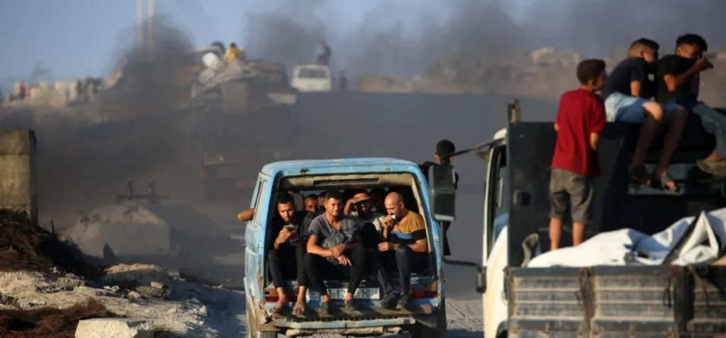 A orientação é que a população se desloque para Khan Younis, no sul do território, onde, segundo Israel, está sendo criada uma “zona humanitária”