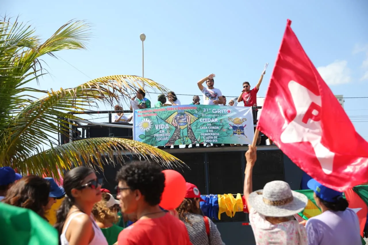 Grito dos Excluídos na Praia do Futuro, em Fortaleza