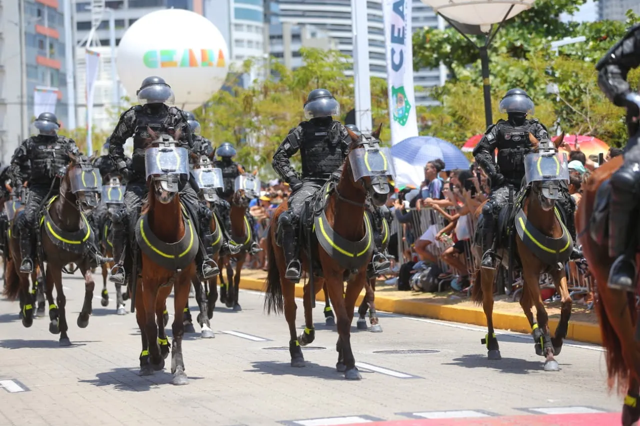 Desfile de 7 de setembro na Avenida Beira Mar, em Fortaleza