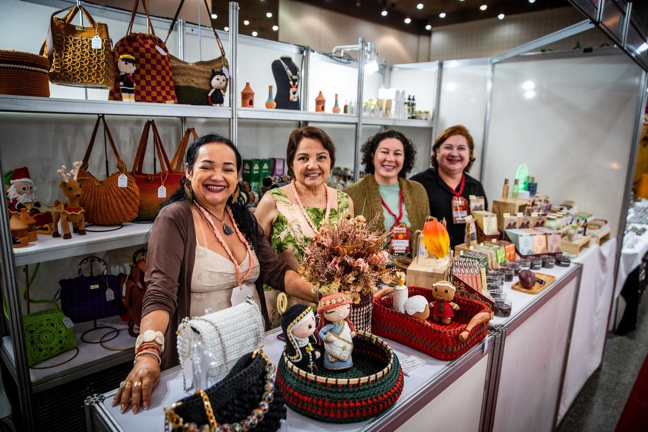 As amigas paraibanas Socorro Vieira, Jeani Rodrigues, Graça Souza e Ridalva Menezes se juntaram para apresentar produtos na Fennace