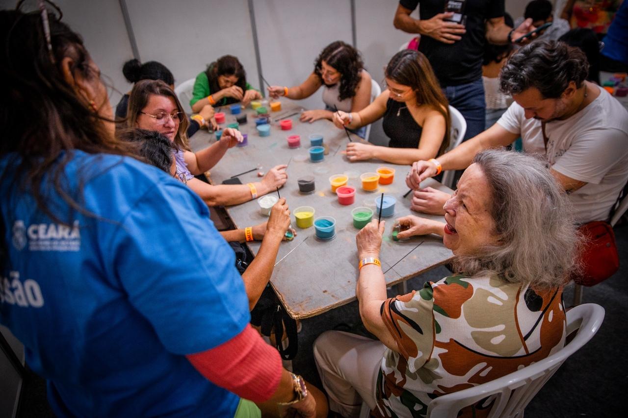 Oficina de areia colorida compôs programação da Fenacce