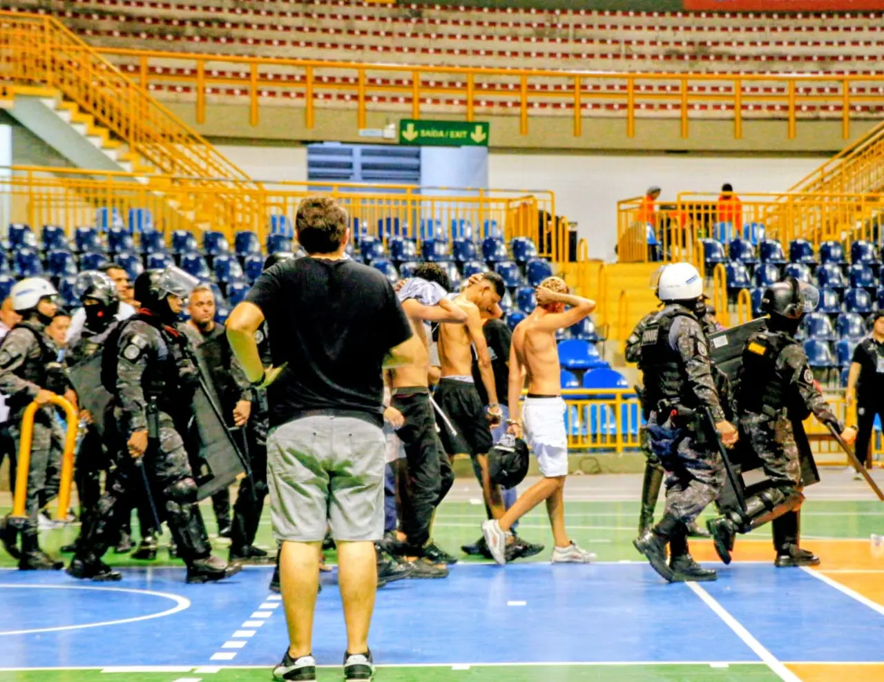 Torcedores de Ceará e Fortaleza em confronto no Clássico-Rei do Futsal