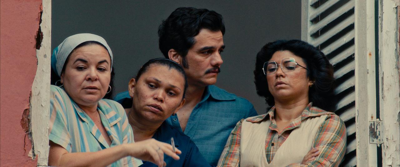 Imagem de divulgação de 'O Agente Secreto', de Kleber Mendonça Filho, com Suzy Lopes, Fafá Dantas, Wagner Moura e Geane Albuquerque