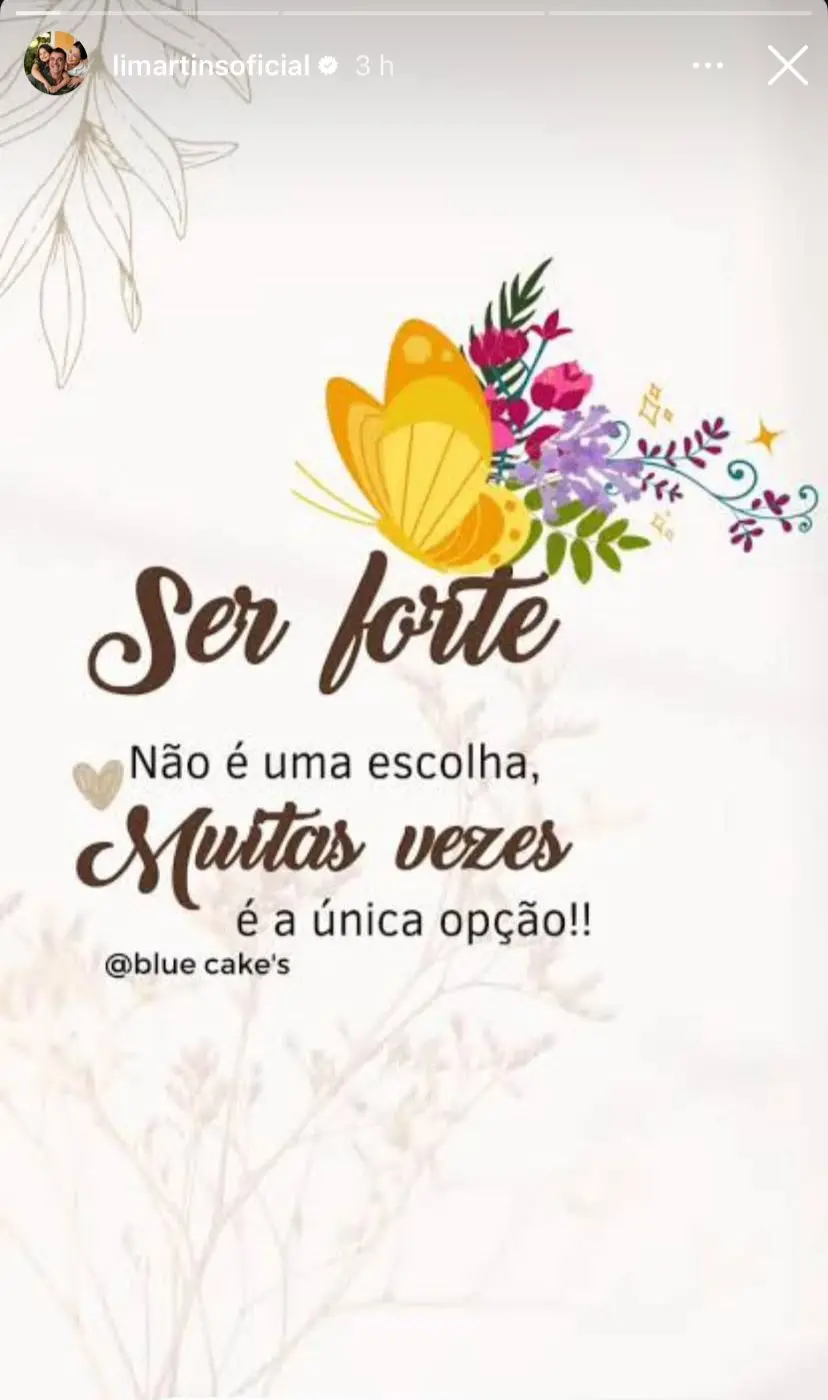 Imagem com mensagem de força e inspiração, com uma borboleta amarelo e flores coloridas ao redor, destacando a importância de ser forte na vida.