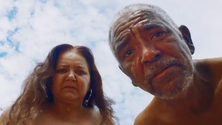 Ingrid Trigueiro e Carlos Francisco em cena de 'Bacurau', de Kleber Mendonça Filho