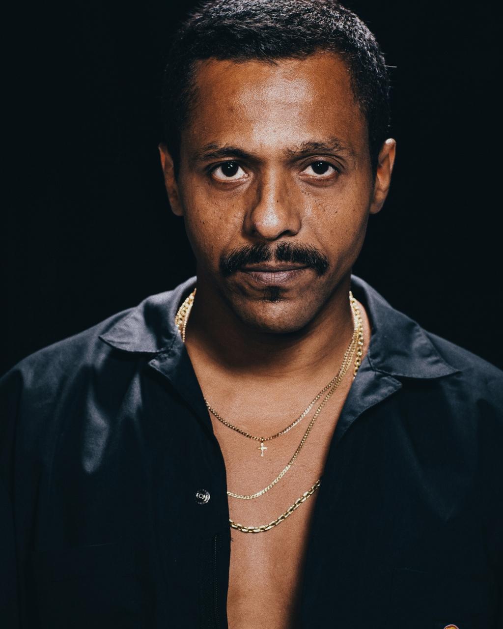 Black Alien traz a Fortaleza o show de celebração de 20 anos do álbum Babylon By Gus – O Ano do Macaco