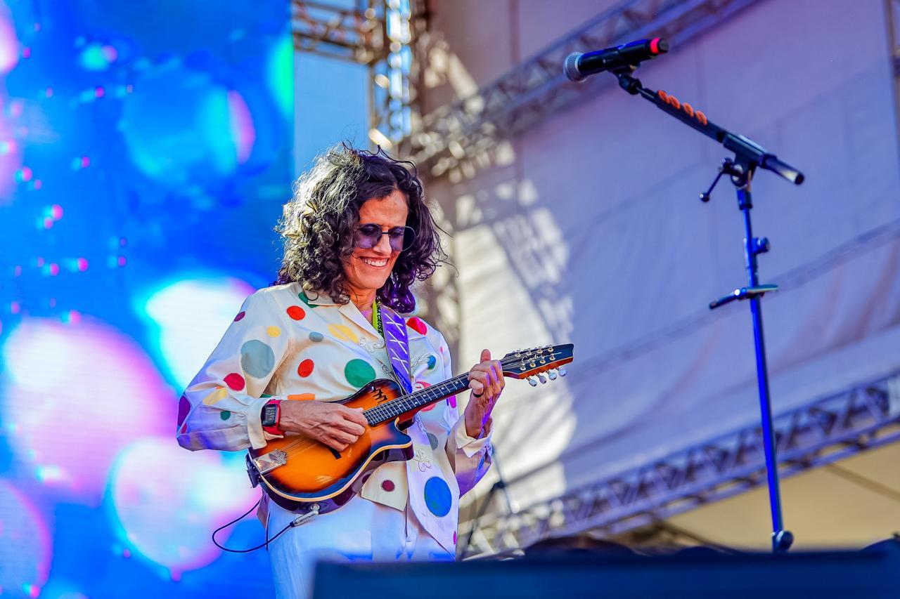 Zélia Duncan faz show gratuito em Fortaleza