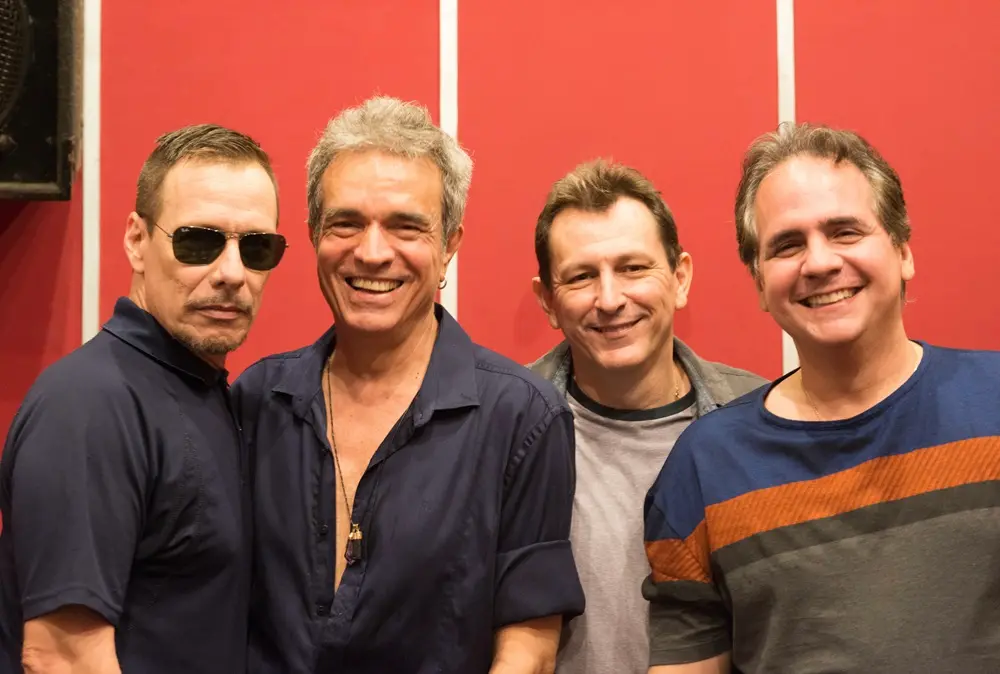 Na imagem, os integrantes da banda Hanoi Hanoi, Arnaldo Brandão, Sérgio Vulcanis, Ricardo Bacelar e Marcelo da Costa