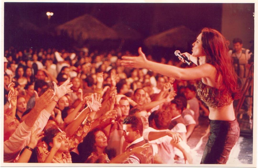 Show histórico de Kátia Freitas na Barraca Biruta realizado em 1988 reuniu 6 mil pessoas