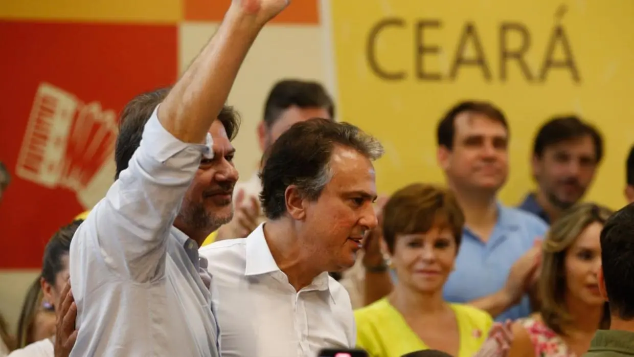 Cid e Camilo lado a lado durante evento do PSB