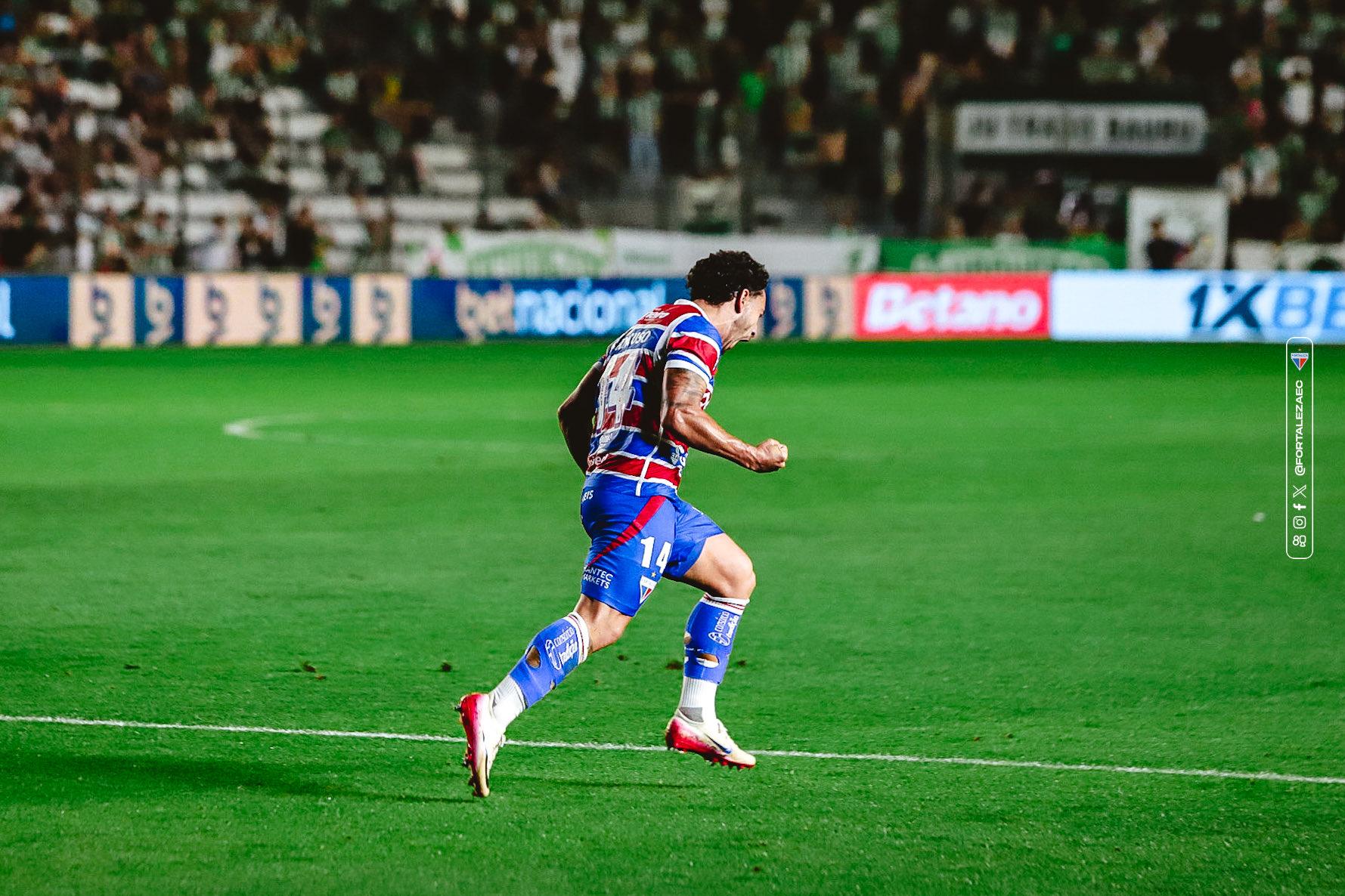 Mancuso em ação pelo Fortaleza