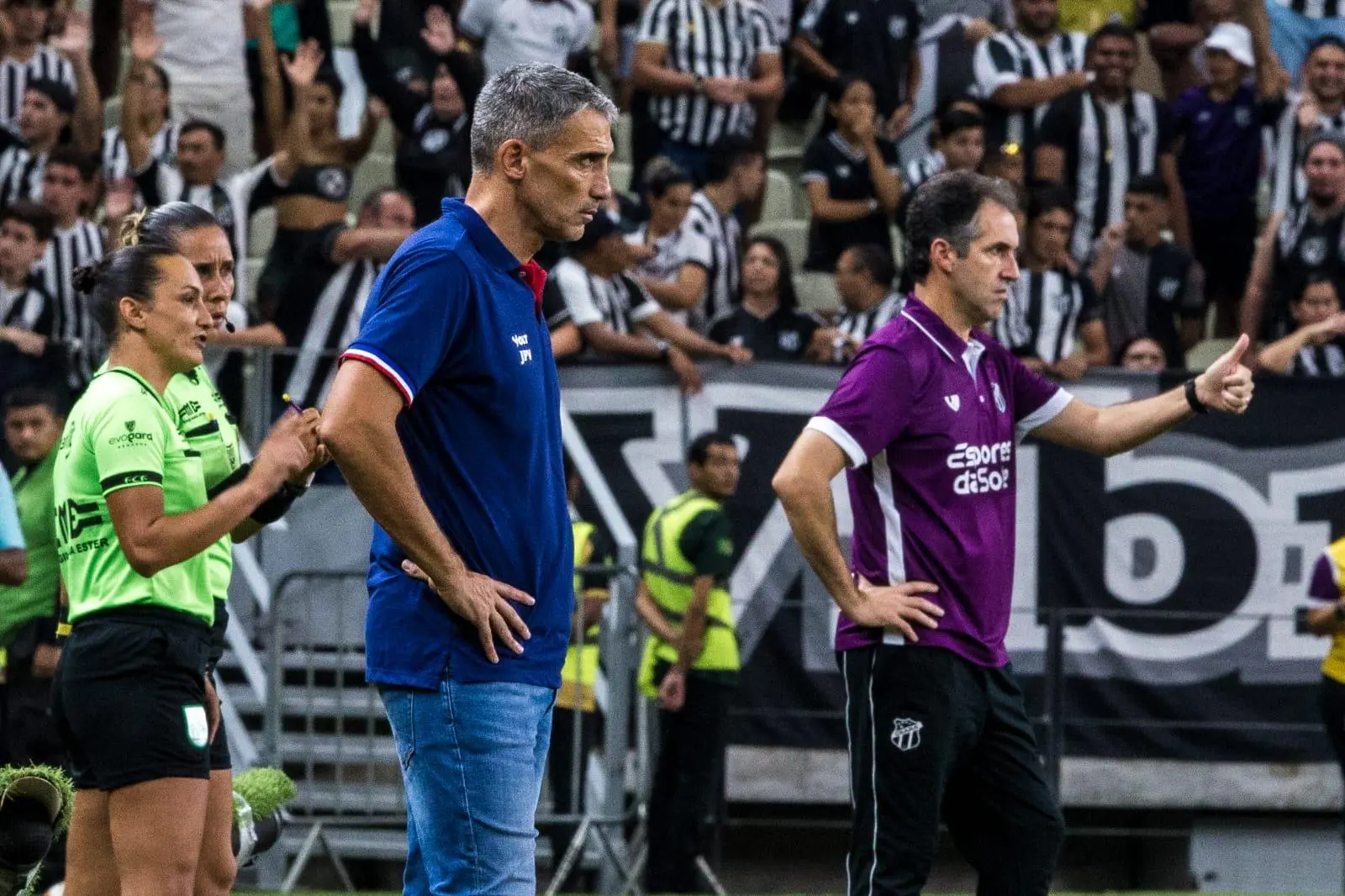 Juan Pablo Vojvoda e Léo Condé juntos no Clássico-Rei