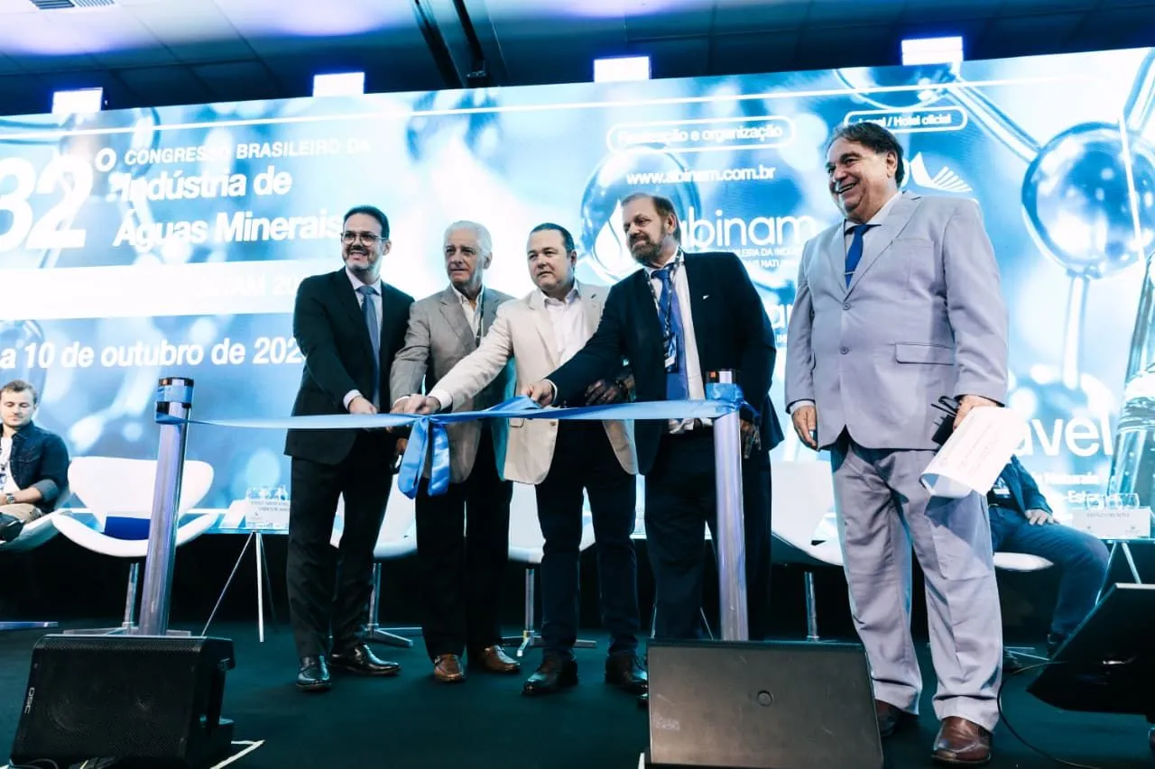 Solenidade de abertura do 32ª edição do Congresso Brasileiro da Indústria de Águas Minerais e Expo-Abinam & Sindinam 2025, em Fortaleza.