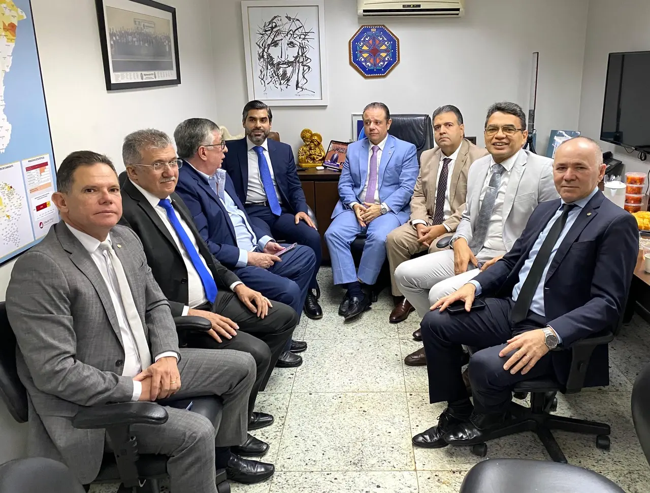 Foto mostra grupo do Café da Oposição