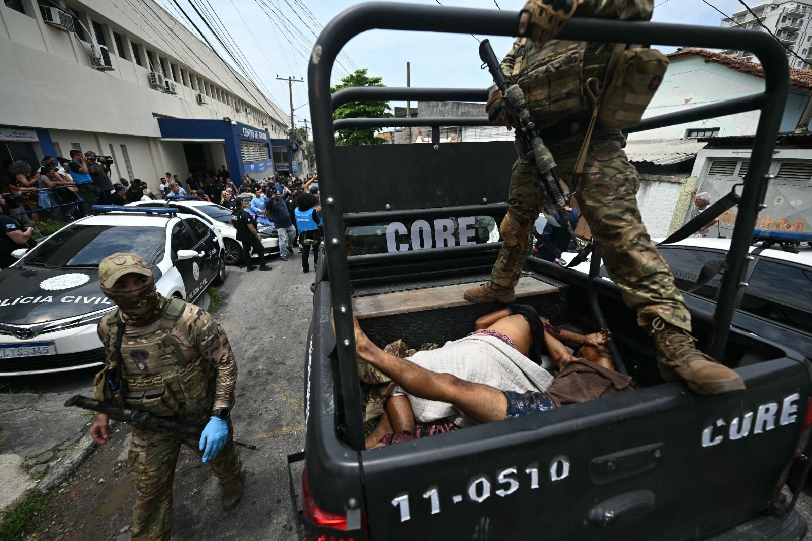 Segundo estimativa dos responsáveis pela operação, cerca de 280 mil cariocas foram afetados pelo confronto desta terça-feira (28).