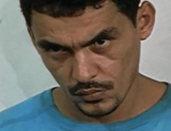 Doca traficante com roupa azul