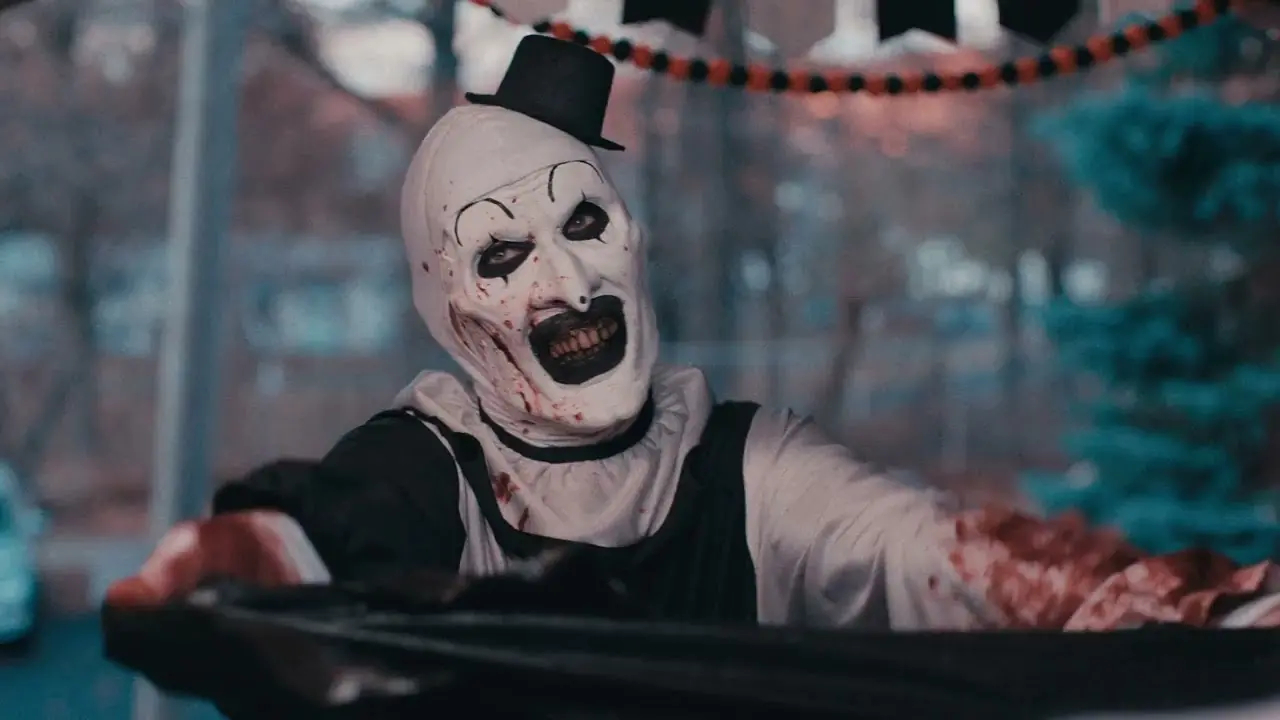 Cena do filme Terrifier 2, lançado em 2022.