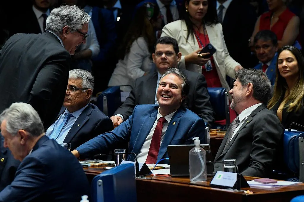 Eduardo Girão, Camilo Santana e Cid Gomes no Senado Federal.