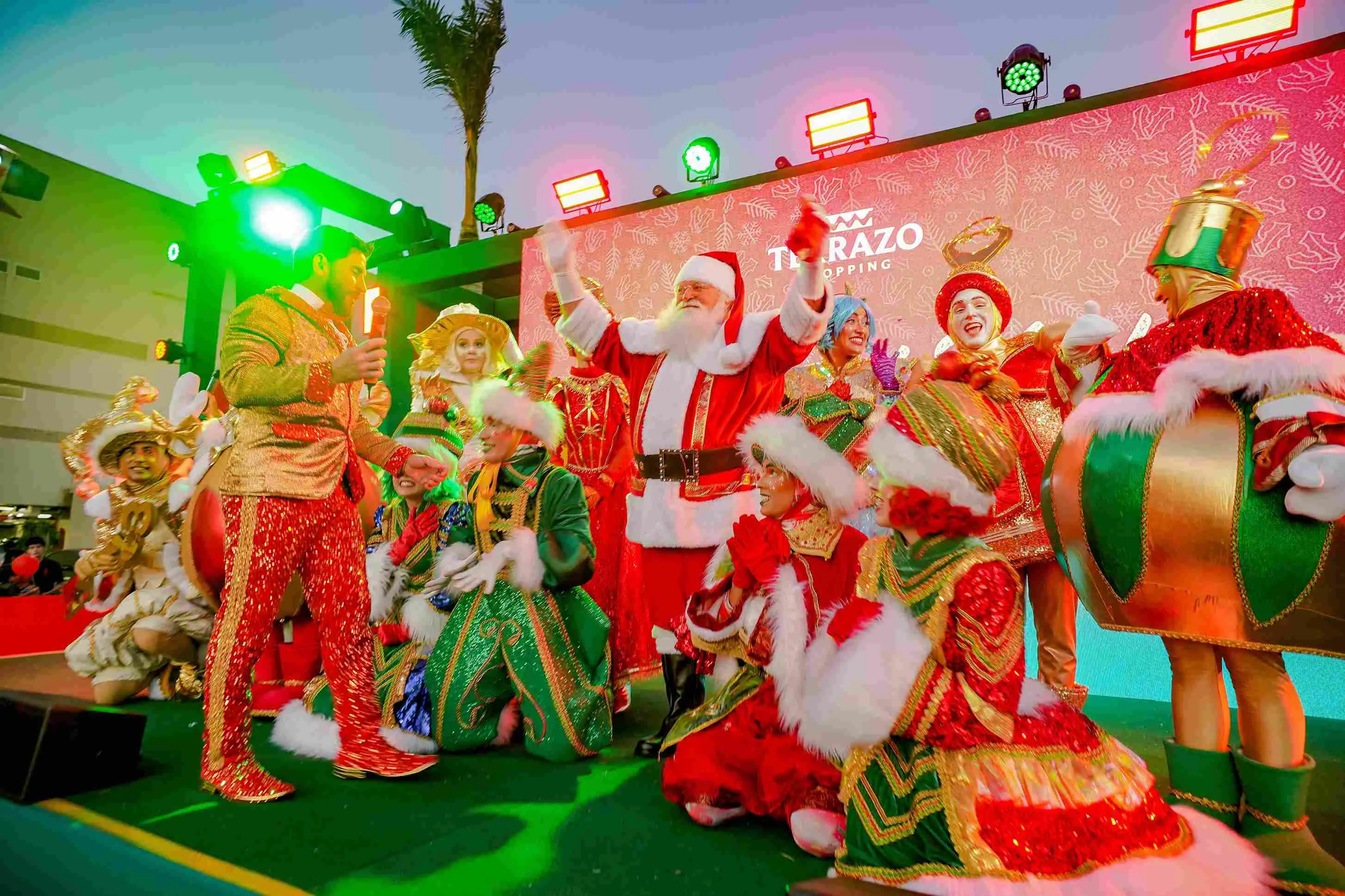 Imagem mostra a festa de natal no shopping Terrazo.