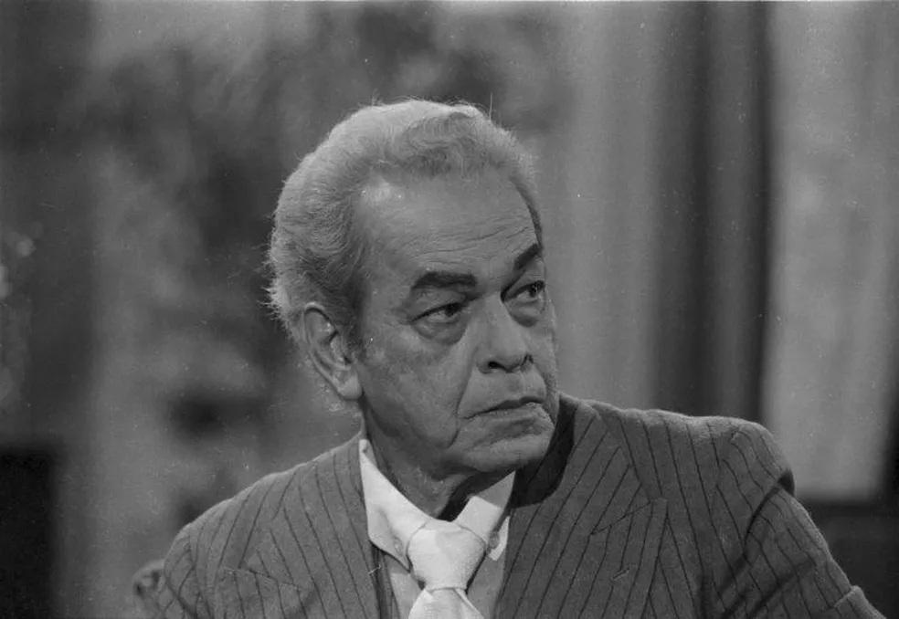 Paulo Gracindo em cena de novela.