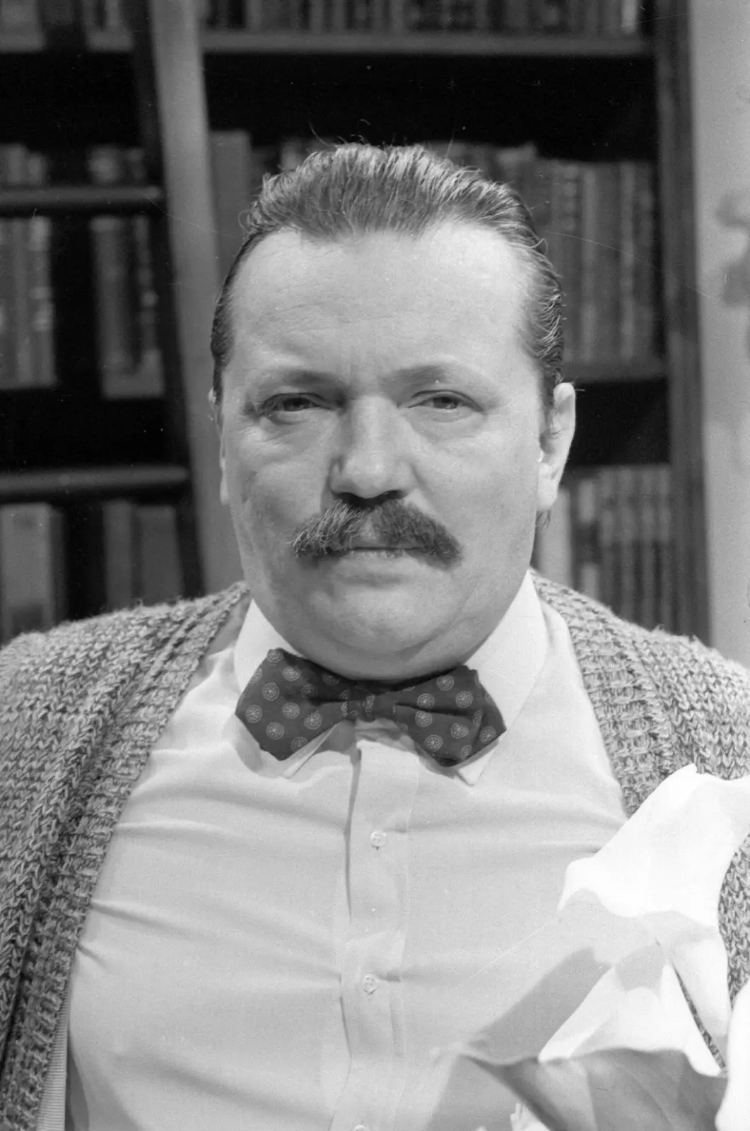 Gianfrancesco Guarnieri em cena de novela.