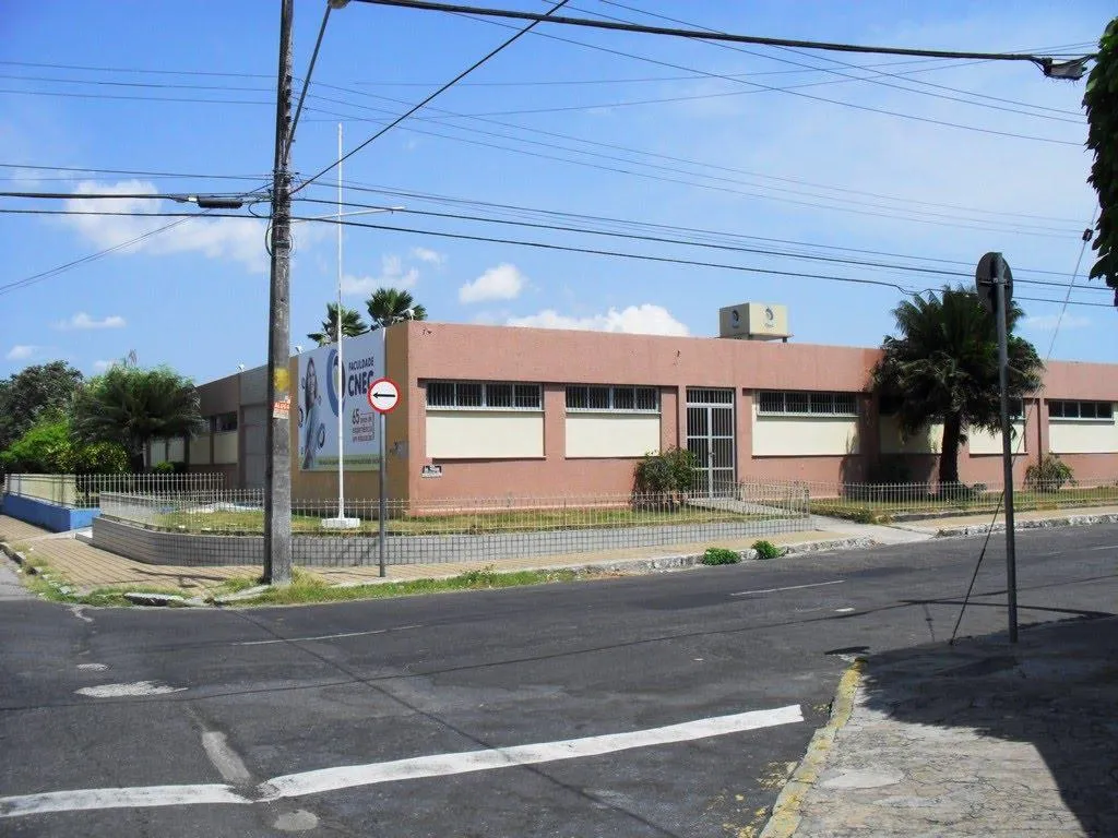 O espaço onde antes funcionava o colégio hoje dá lugar a um prédio residencial.