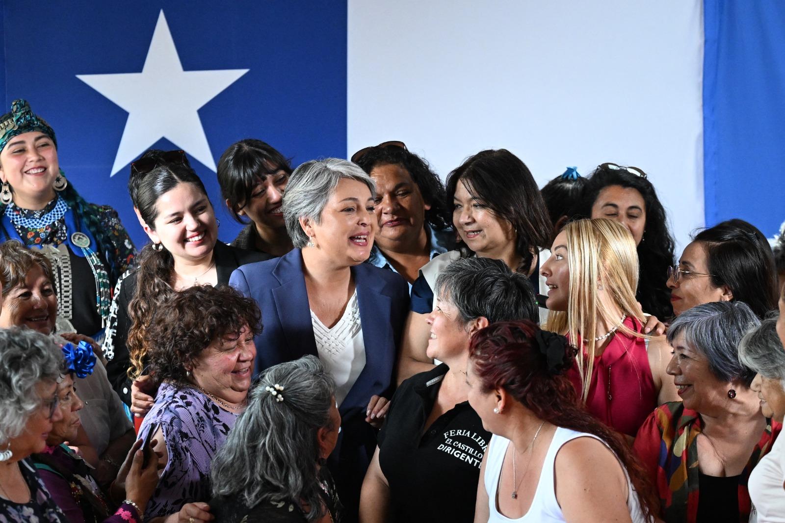 Foto da candidata do Partido Comunista no Chile, Jeanette Jara.