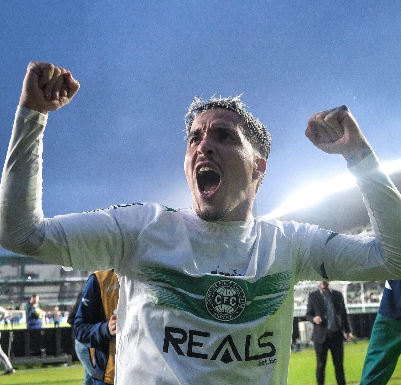 Josué em ação pelo Coritiba