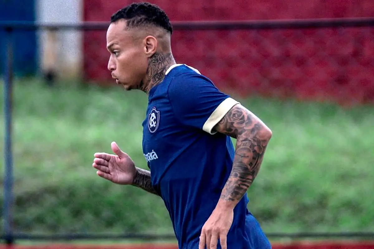 Janderson em ação pelo Remo