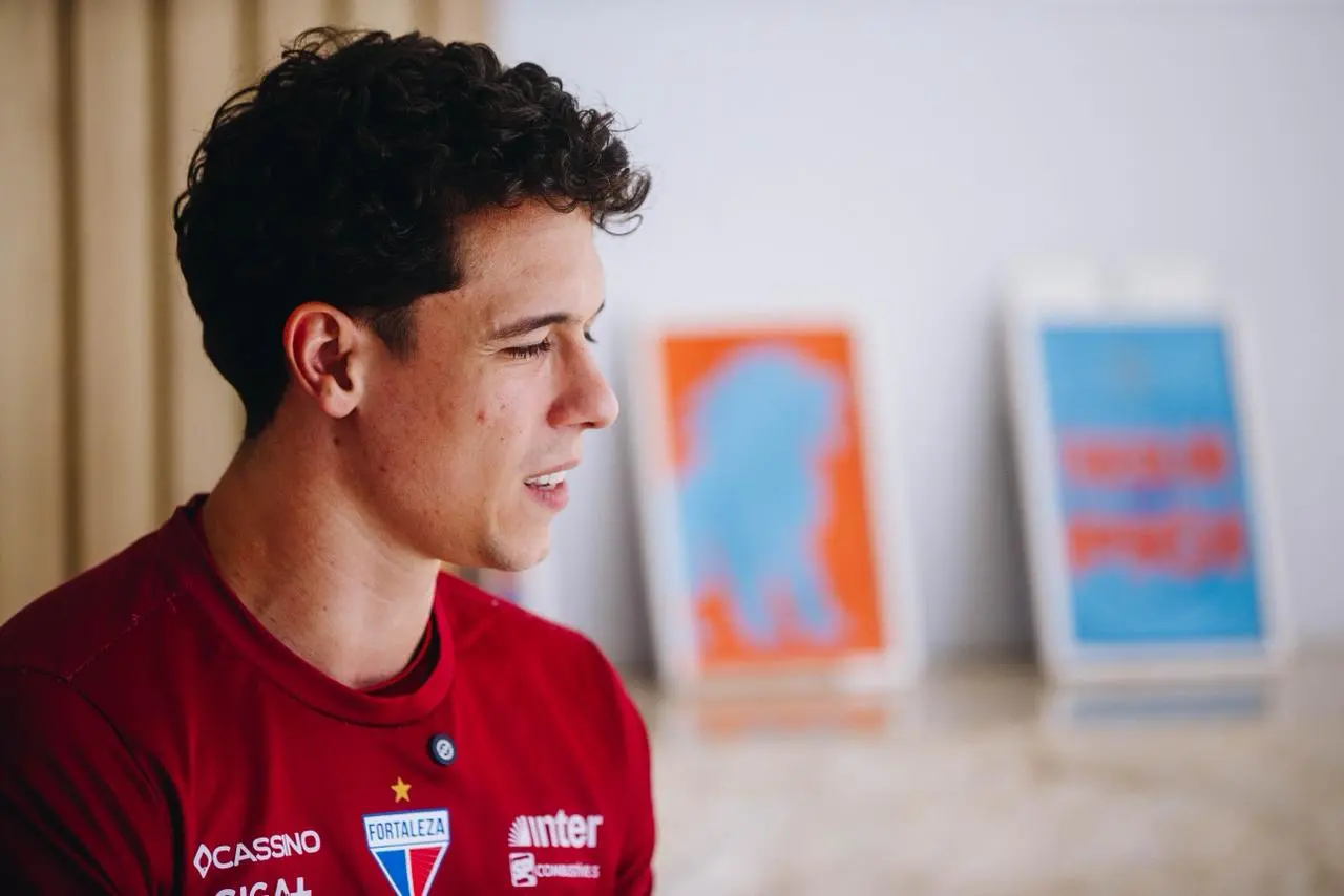 Brenno chegou com projeção em médio e longo prazo até assumir titularidade, após lesão de João Ricardo.