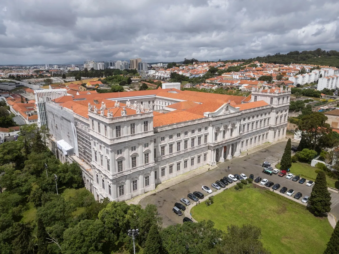 Palácio onde fica o Museu Tesouro Real abriga riquezas e histórias de uma das principais monarquias do mundo.