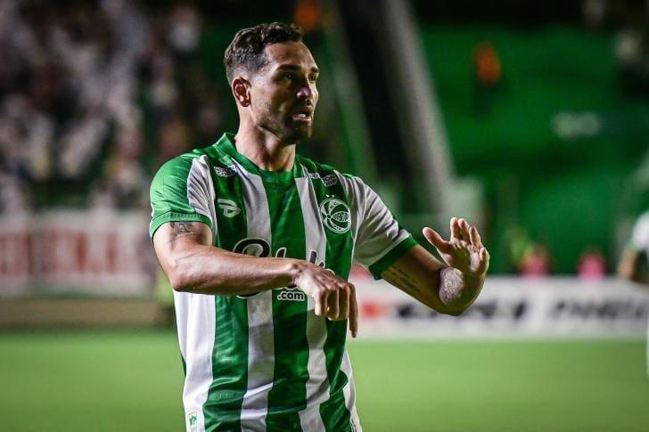 Gilberto em ação pelo Juventude