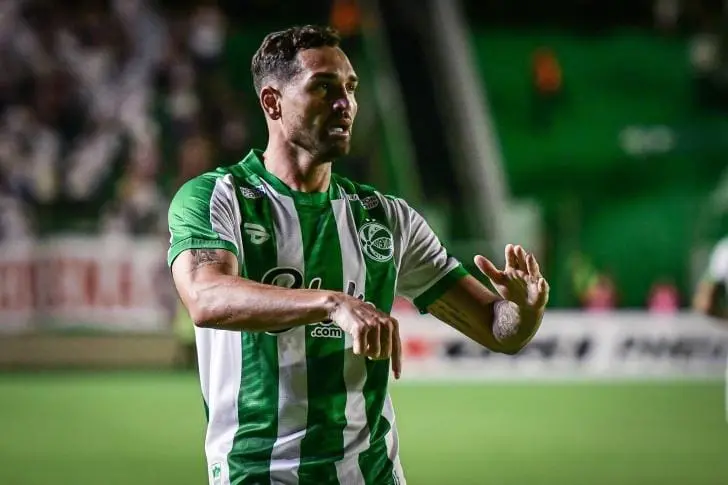 Gilberto em ação pelo Juventude