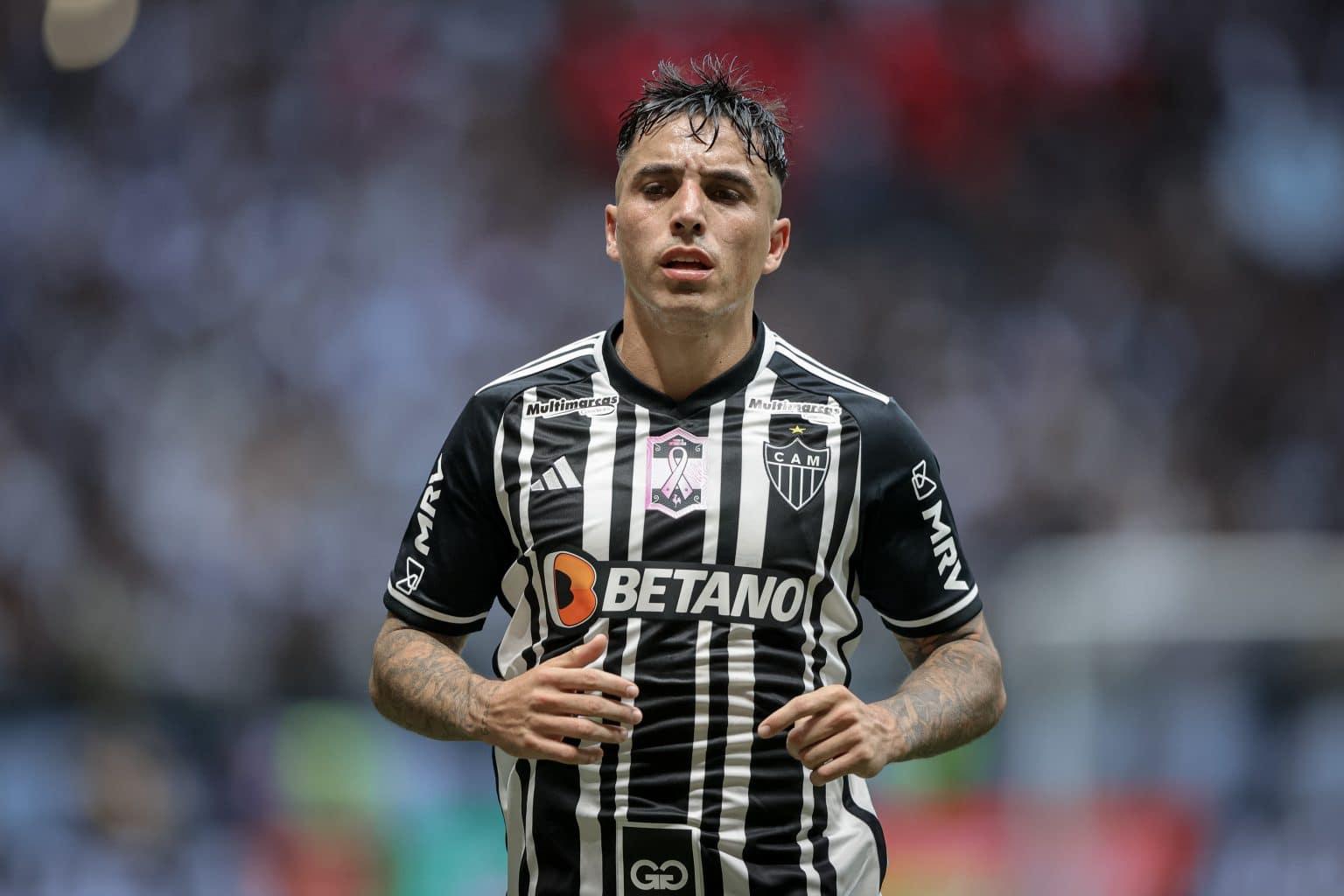 Saravia em ação pelo Atlético-MG