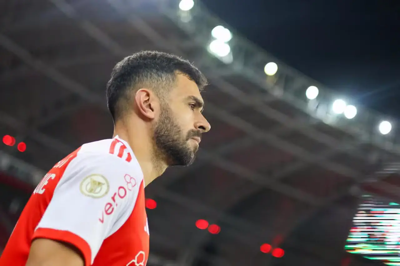 Bruno Henrique em ação pelo Internacional