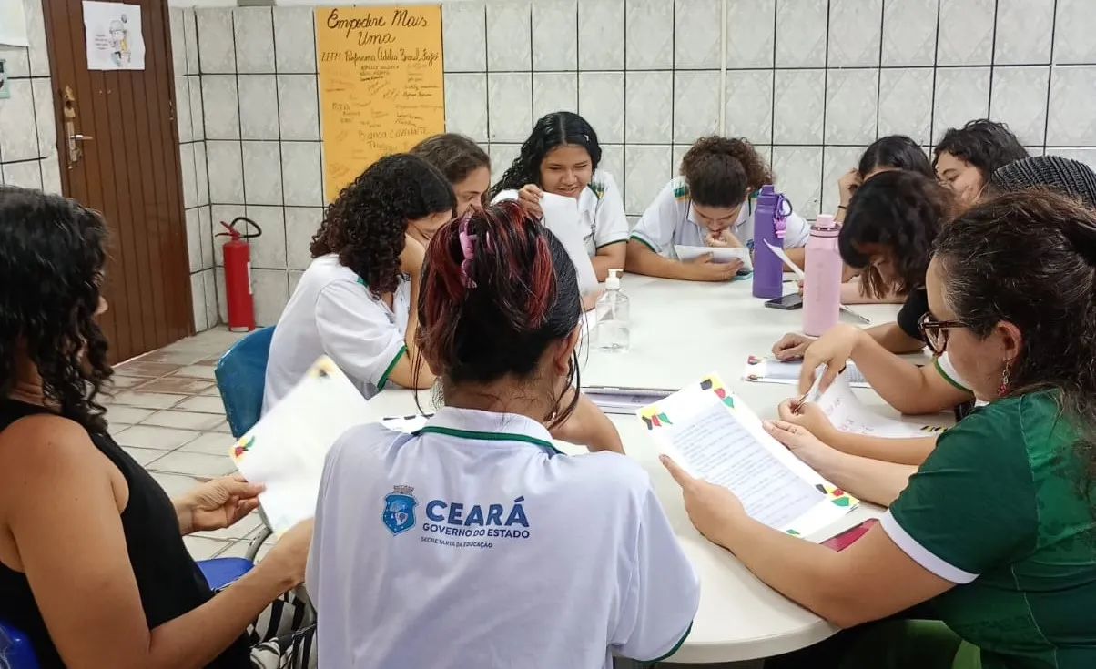 Participam do Clube de Leitura cerca de 18 estudantes do 1º do Ensino Médio