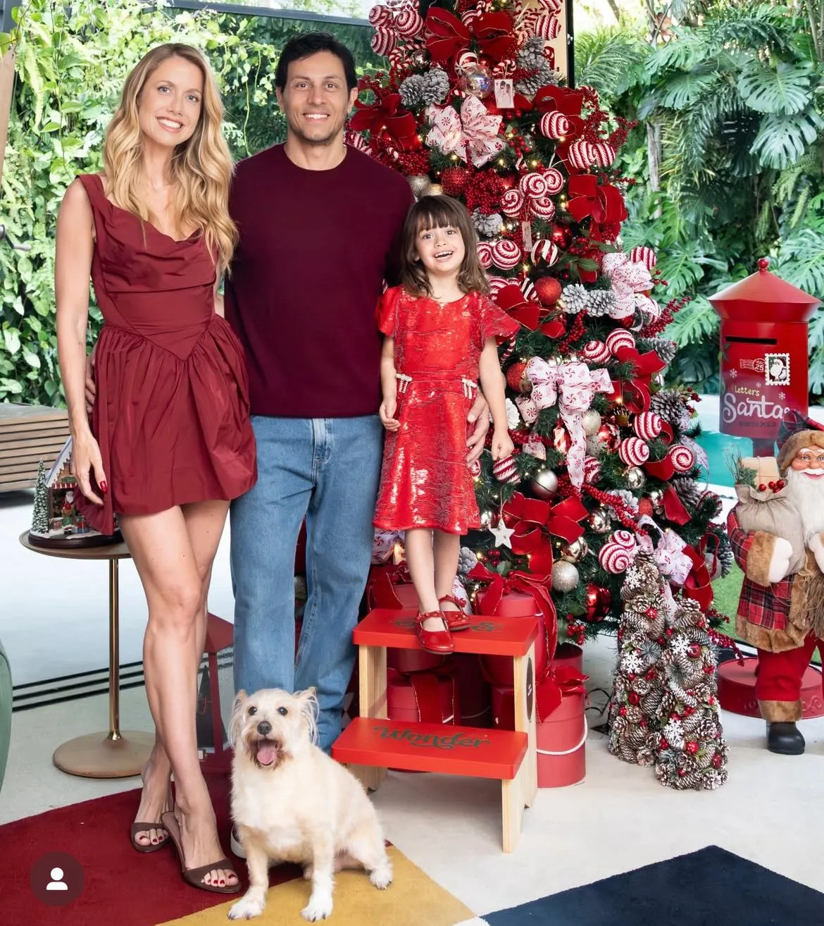 Gabriela Prioli postou uma foto ao lado da família.