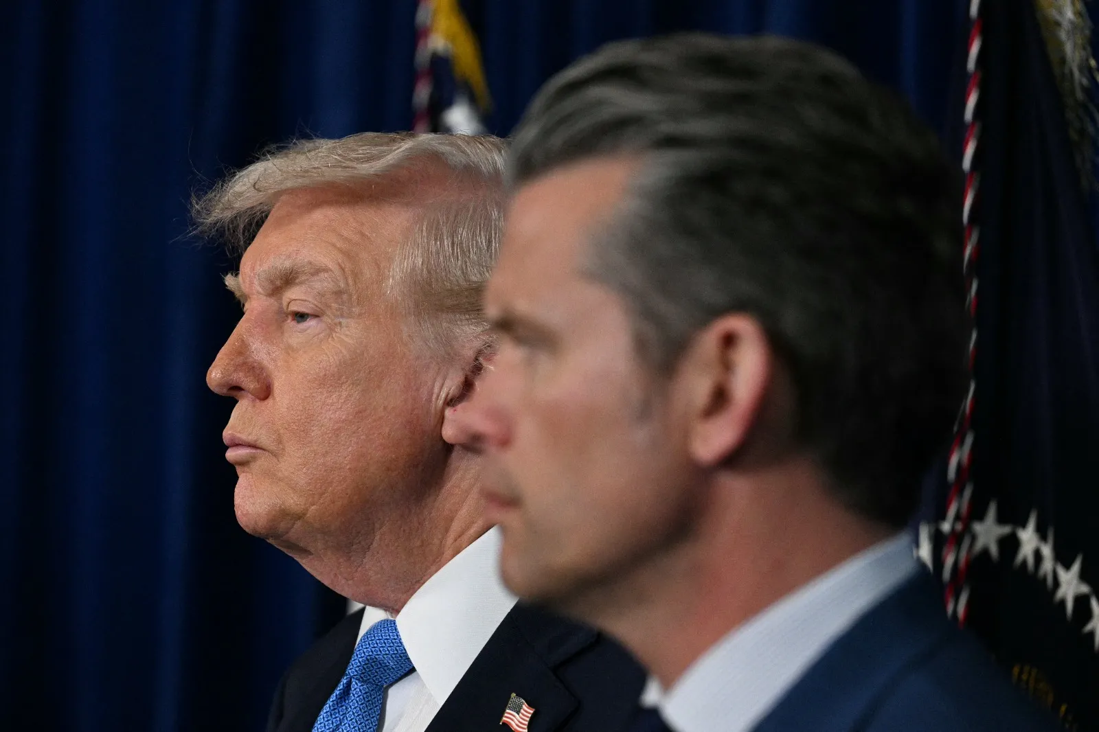 O discurso foi feito em seu resort em Mar-a-Lago, em Palm Beach, na Flórida, ao lado do secretário de Estado, Marco Rubio, e do secretário de Defesa, Pete Hegseth.