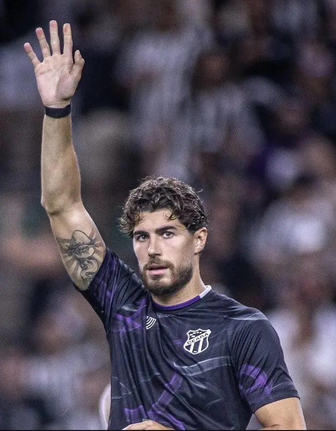 Como esperado, Pedro Raul deixou o Ceará e voltou para o Corinthians, onde jogará na temporada de 2026