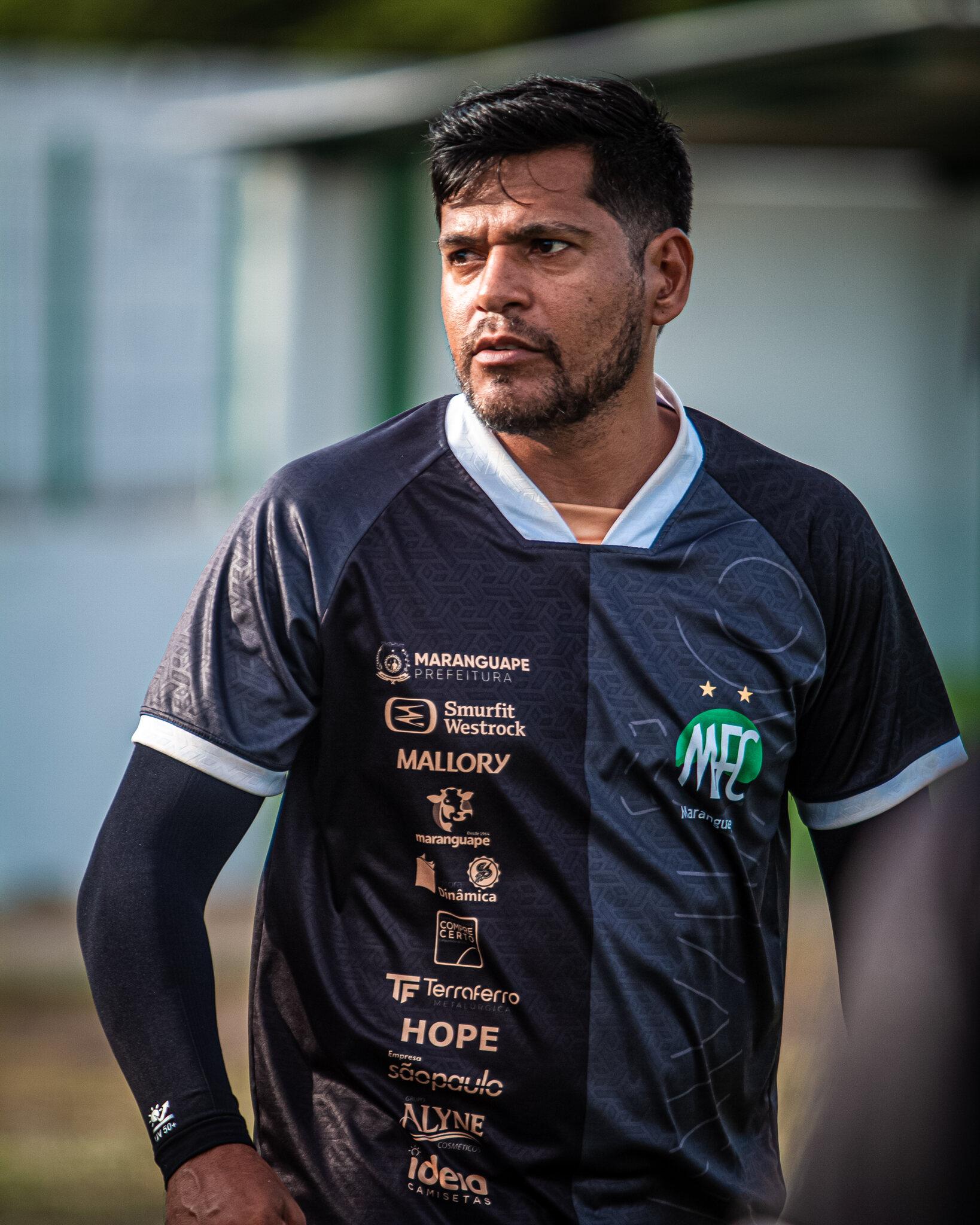 Foto de João Neto, técnico do Maranguape