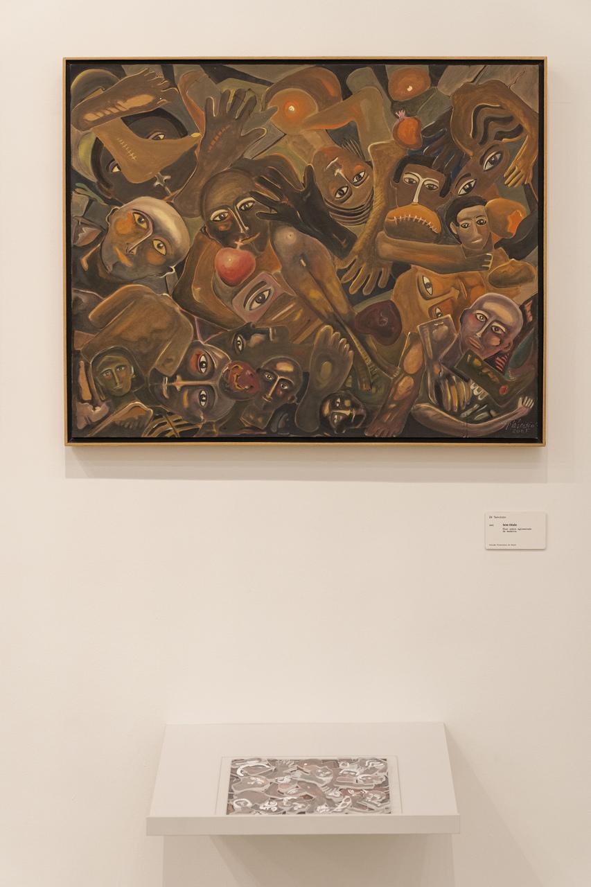 Obra de arte exposta em parede de museu.