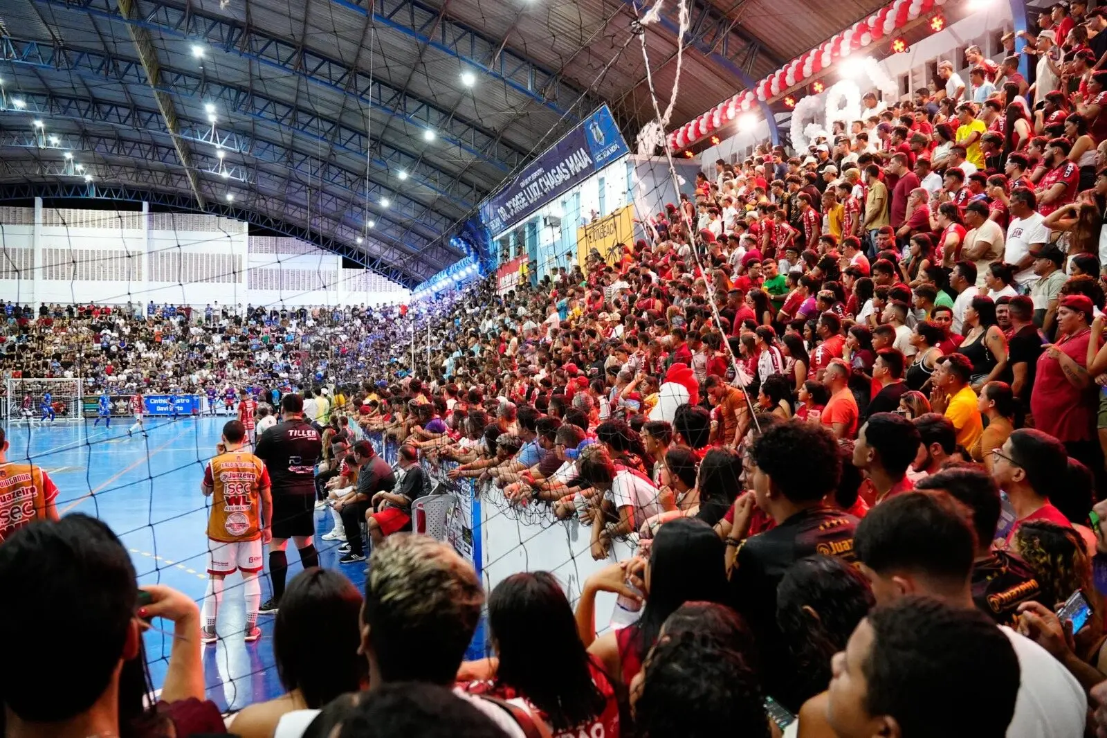 Imagem da lotação no Ginásio em Morada Nova