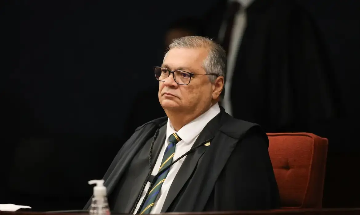 Dino durante sessão no STF.