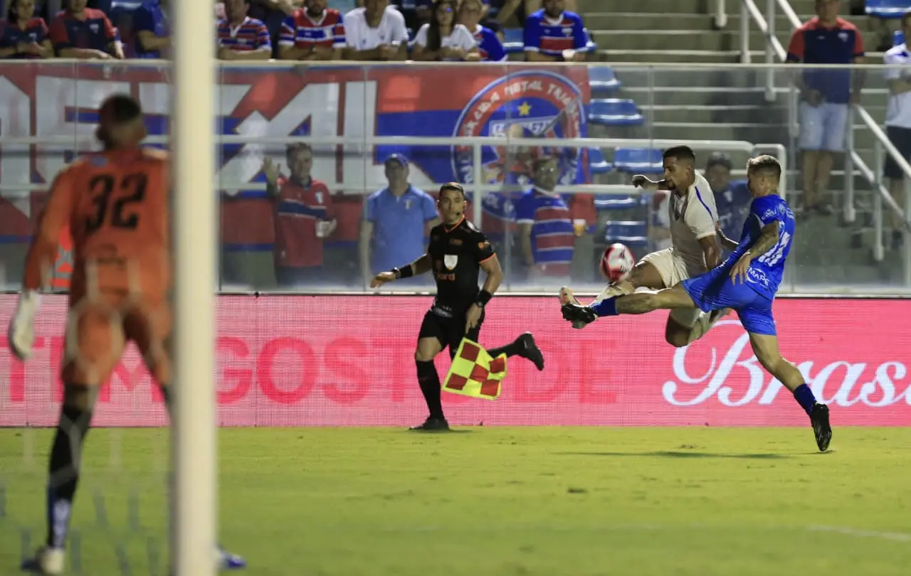 Foto de Maílton Lateral do Fortaleza x Maracanã