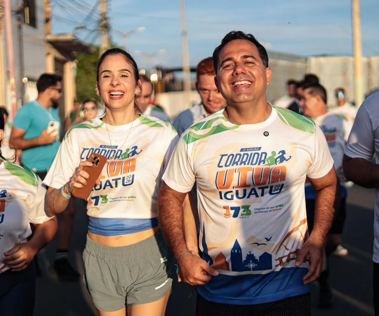 Duas pessoas correndo durante a prova da Corrida Viva Iguatu.