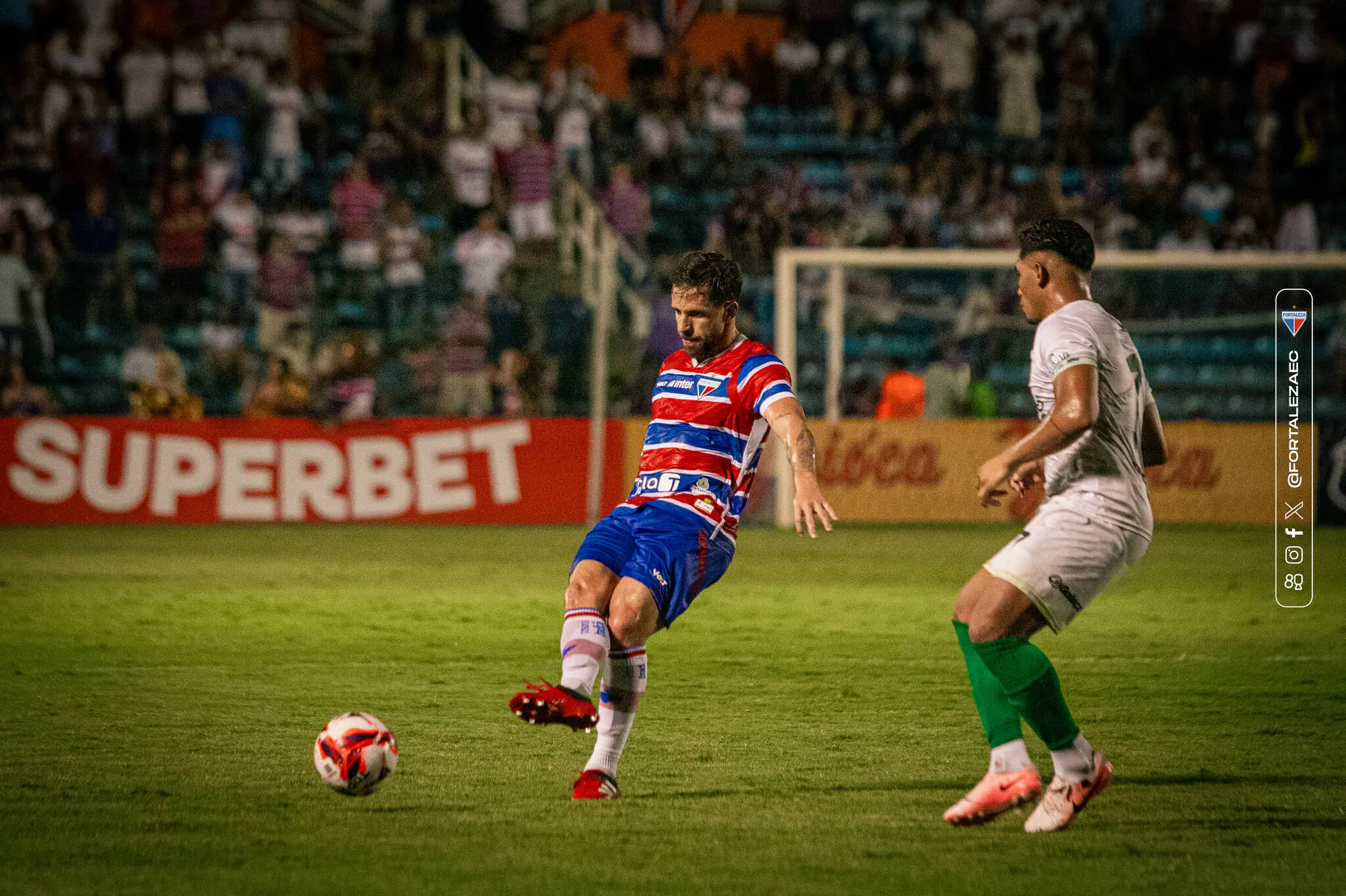 Foto de Lucas Sasha comemora sequência de vitórias e evolução do Fortaleza: 'As coisas vão engrenar'